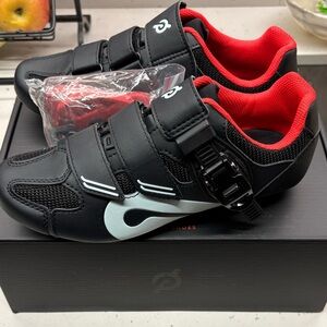 Women’s BRAND NEW Peloton Cycling Shoes size 7.5 (38 UK)
